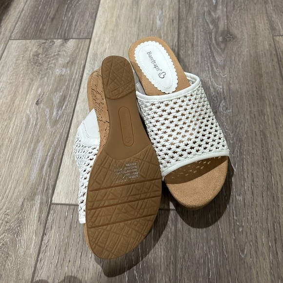 Bare Traps wedge  NWOT - Picture 4 of 5